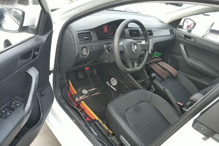 Used Volkswagen Santana 2016 1.4L Manual Fashion Edition Driver Seat