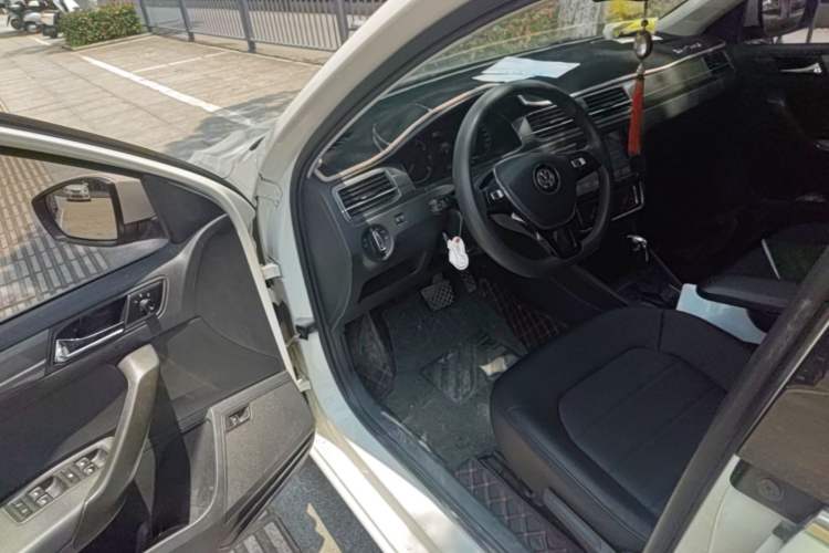 Used Volkswagen Santana 2016 1.6L Automatic Comfort Edition Driver Seat