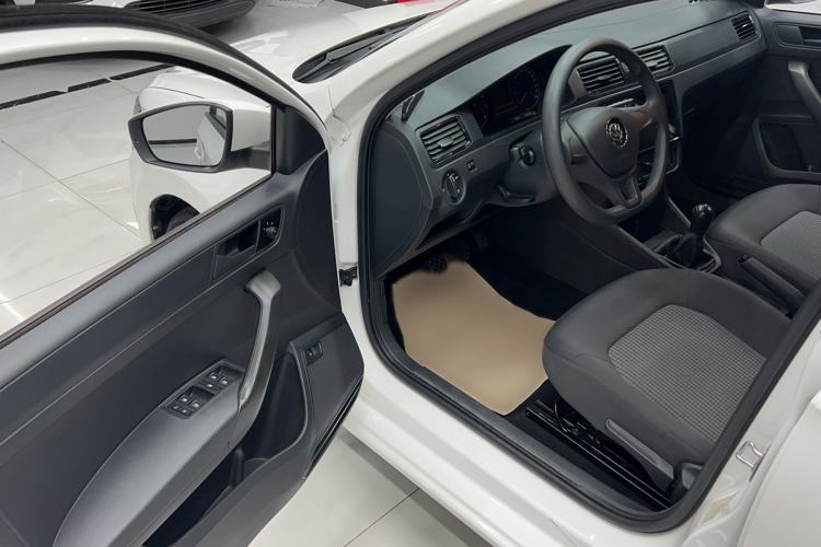 Used Volkswagen Santana 2016 1.6L Manual Fashion Edition Driver Seat