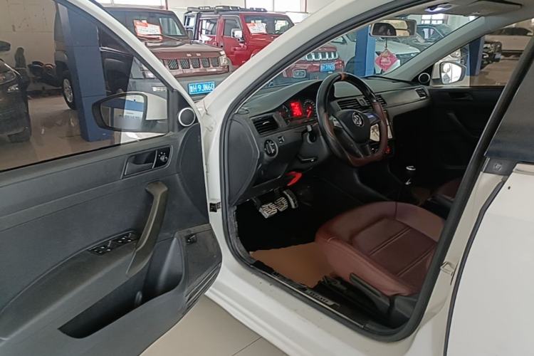 Used Volkswagen Santana 2016 1.6L Manual Fashion Edition Driver Seat
