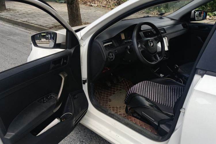 Used Volkswagen Santana 2016 1.6L Manual Fashion Edition Driver Seat