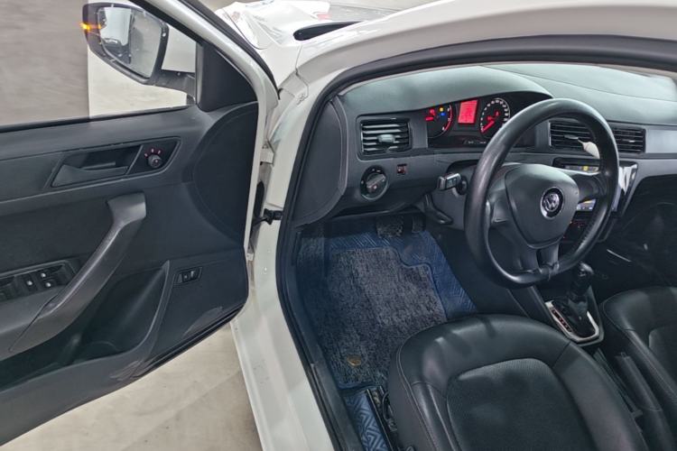 Used Volkswagen Santana 2016 1.6L Automatic Fashion Edition Driver Seat