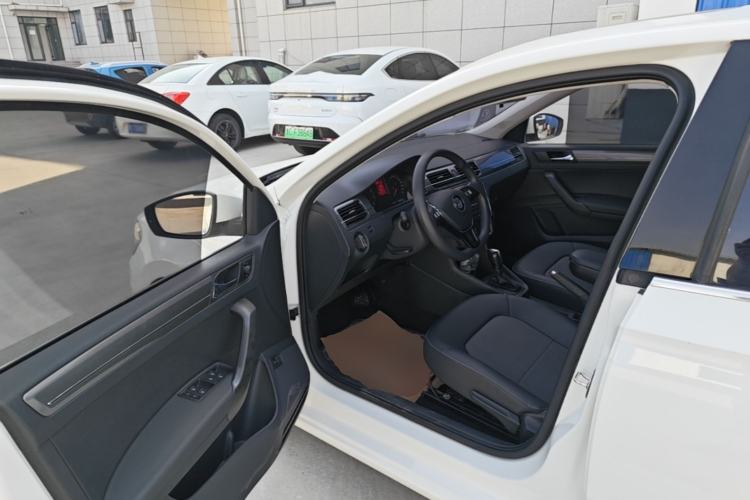 Used Volkswagen Santana 2016 1.6L Automatic Comfort Edition Driver Seat