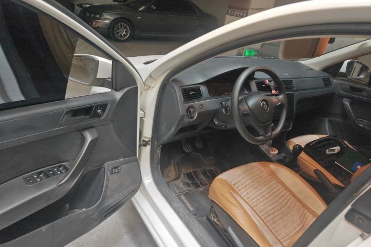 Used Volkswagen Santana 2016 1.4L Manual Fashion Edition Driver Seat