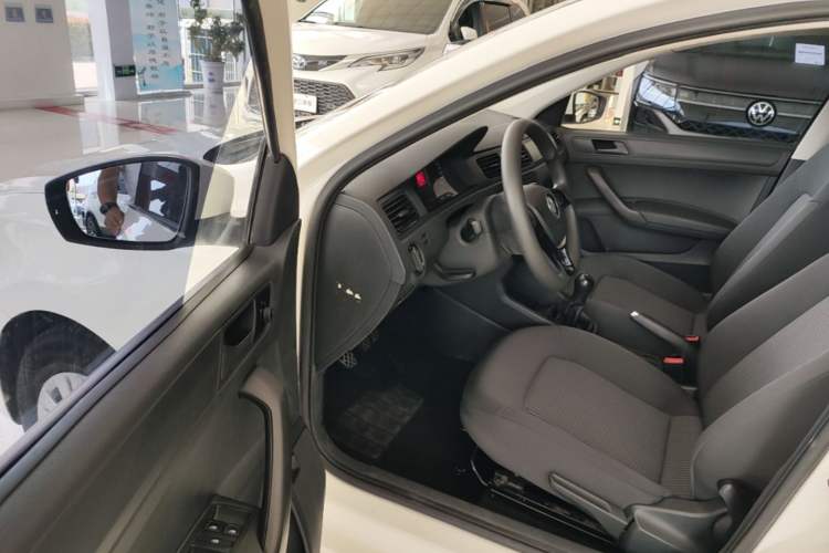 Used Volkswagen Santana 2016 1.4L Manual Fashion Edition Driver Seat
