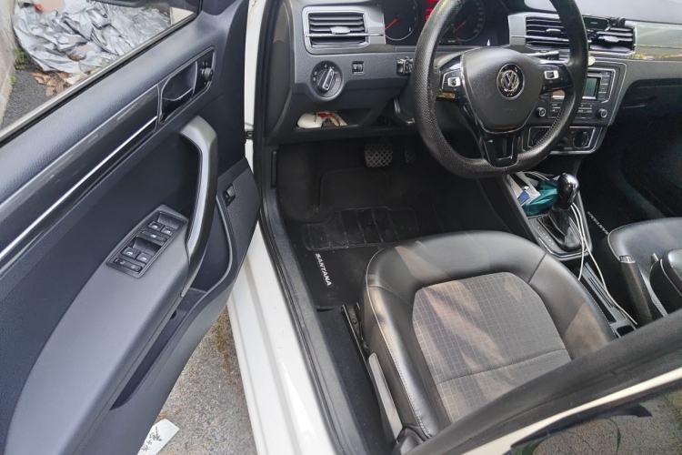Used Volkswagen Santana 2016 1.6L Automatic Comfort Edition Driver Seat