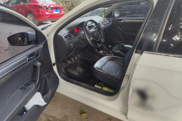 Used Volkswagen Santana 2016 1.6L Manual Comfort Edition Driver Seat
