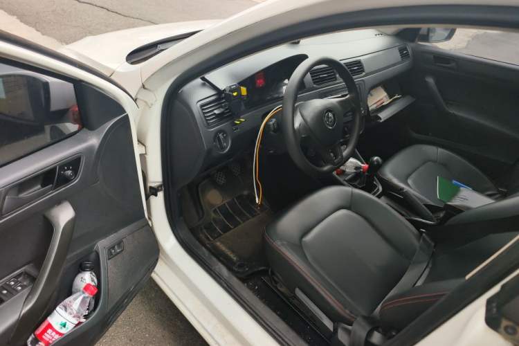 Used Volkswagen Santana 2016 1.4L Manual Fashion Edition Driver Seat