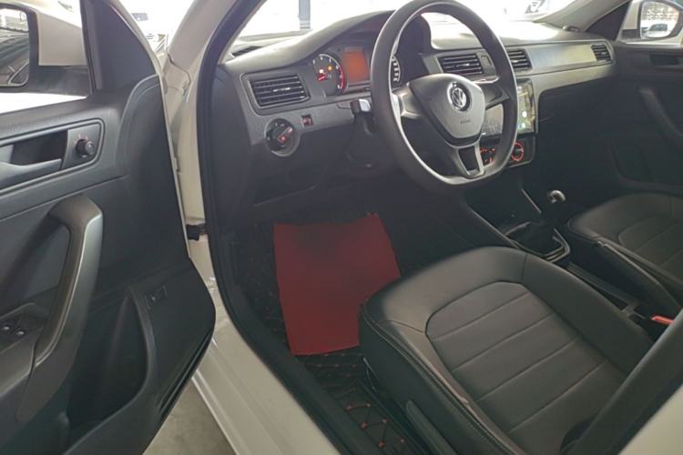 Used Volkswagen Santana 2016 1.6L Manual Fashion Edition Driver Seat