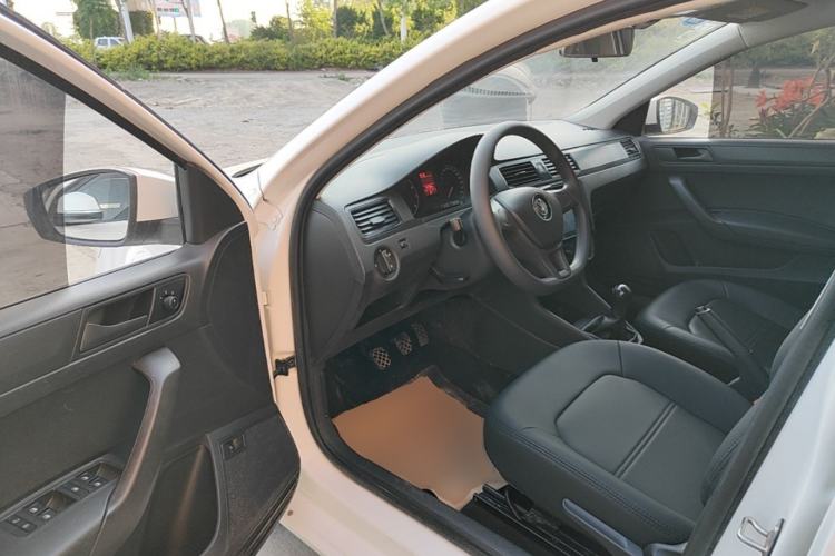 Used Volkswagen Santana 2016 1.4L Manual Fashion Edition Driver Seat