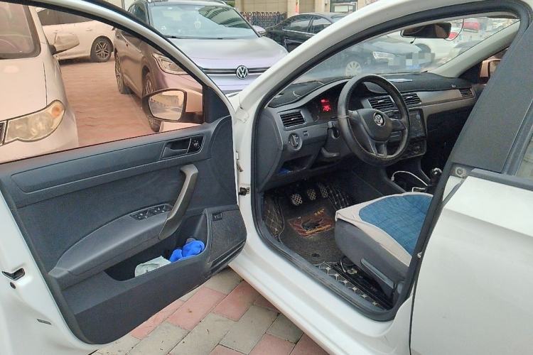Used Volkswagen Santana 2016 1.6L Manual Fashion Edition Driver Seat