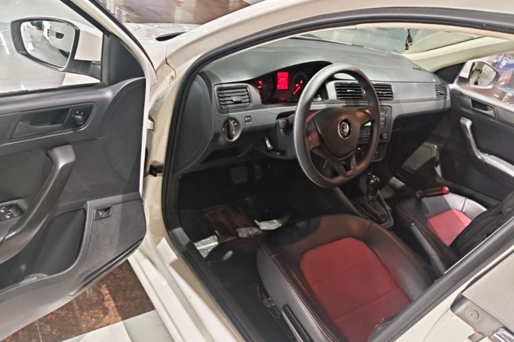 Used Volkswagen Santana 2016 1.6L Automatic Fashion Edition Driver Seat