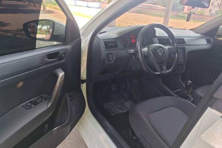 Used Volkswagen Santana 2016 1.4L Manual Fashion Edition Driver Seat