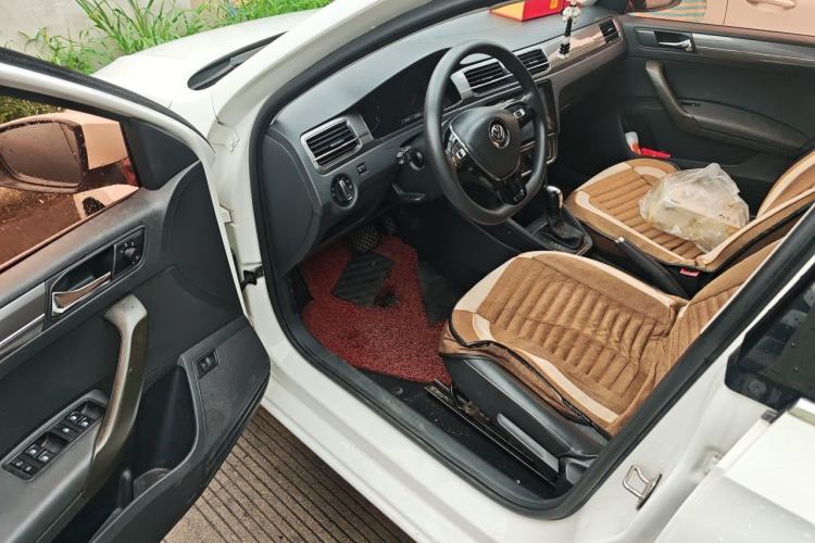 Used Volkswagen Santana 2016 1.6L Automatic Comfort Edition Driver Seat