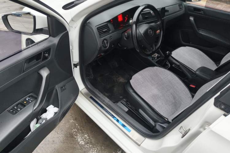 Used Volkswagen Santana 2016 1.4L Manual Fashion Edition Driver Seat