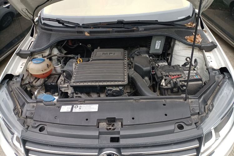 Used Volkswagen Santana 2016 1.6L Manual Fashion Edition Engine Bay