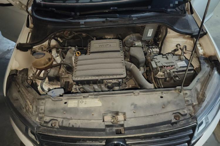 Used Volkswagen Santana 2016 1.6L Manual Fashion Edition Engine Bay