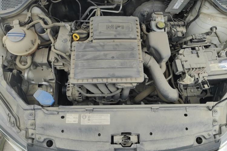 Used Volkswagen Santana 2016 1.6L Automatic Fashion Edition Engine Bay