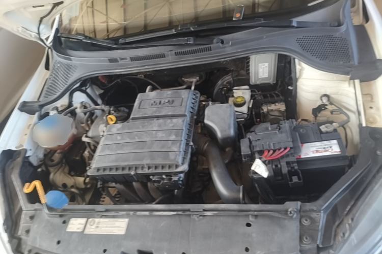 Used Volkswagen Santana 2016 1.6L Manual Fashion Edition Engine Bay