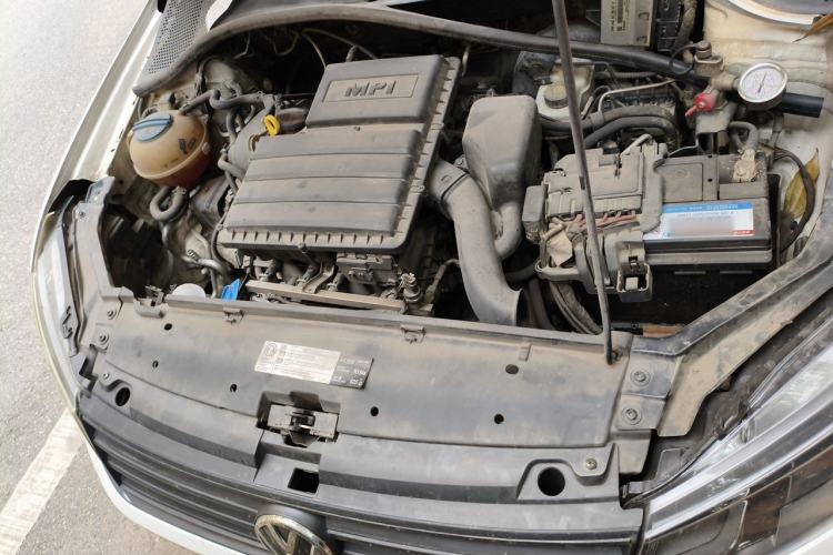 Used Volkswagen Santana 2016 1.6L Manual Fashion Edition Engine Bay
