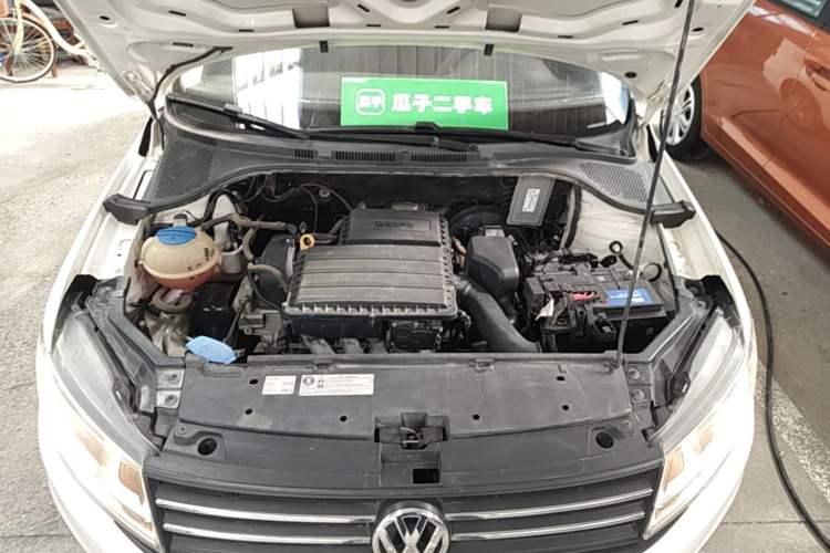 Used Volkswagen Santana 2016 1.6L Automatic Fashion Edition Engine Bay
