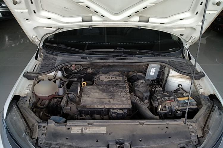 Used Volkswagen Santana 2016 1.6L Manual Fashion Edition Engine Bay