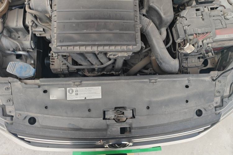 Used Volkswagen Santana 2016 1.6L Automatic Fashion Edition Engine Bay