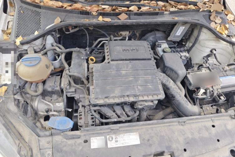 Used Volkswagen Santana 2016 1.6L Manual Comfort Edition Engine Bay