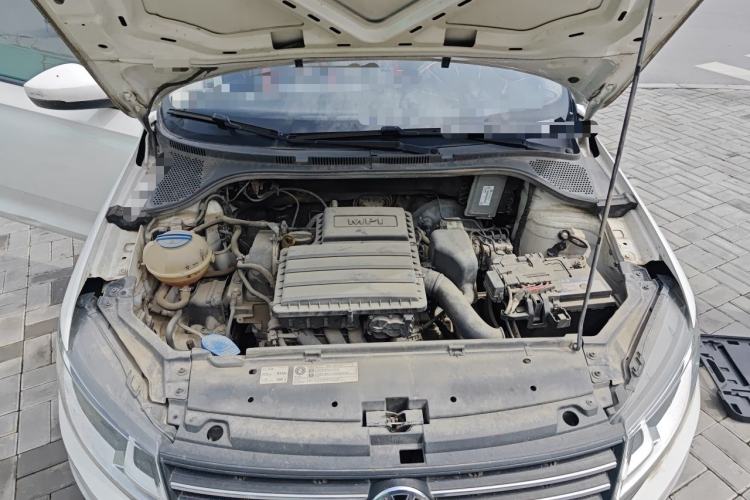 Used Volkswagen Santana 2016 1.6L Manual Fashion Edition Engine Bay
