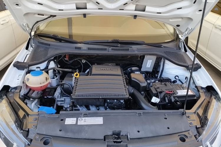 Used Volkswagen Santana 2016 1.6L Automatic Fashion Edition Engine Bay
