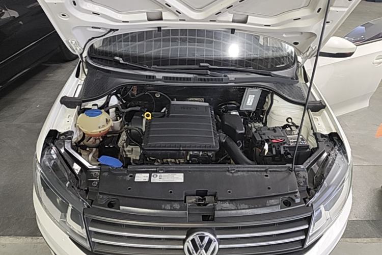 Used Volkswagen Santana 2016 1.4L Manual Fashion Edition Engine Bay