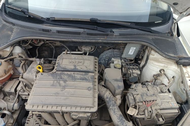 Used Volkswagen Santana 2016 1.6L Manual Fashion Edition Engine Bay