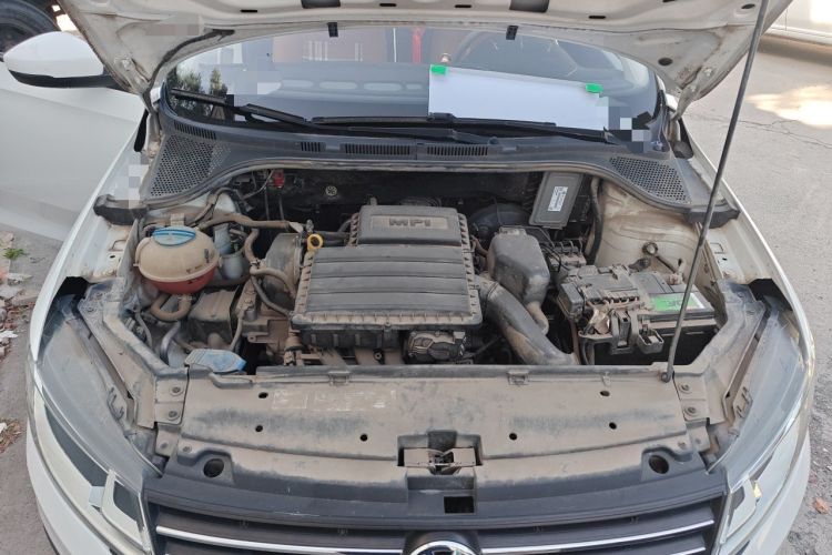 Used Volkswagen Santana 2016 1.6L Manual Fashion Edition Engine Bay