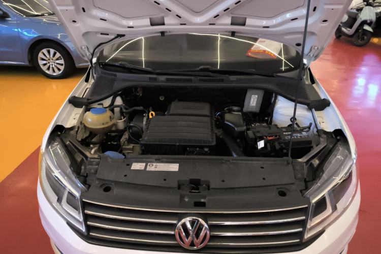 Used Volkswagen Santana 2016 1.6L Manual Comfort Edition Engine Bay
