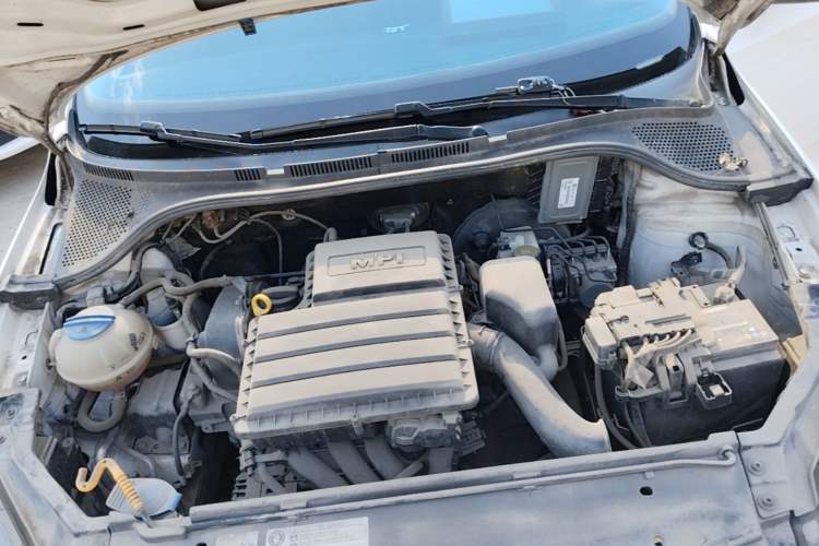 Used Volkswagen Santana 2016 1.4L Manual Fashion Edition Engine Bay