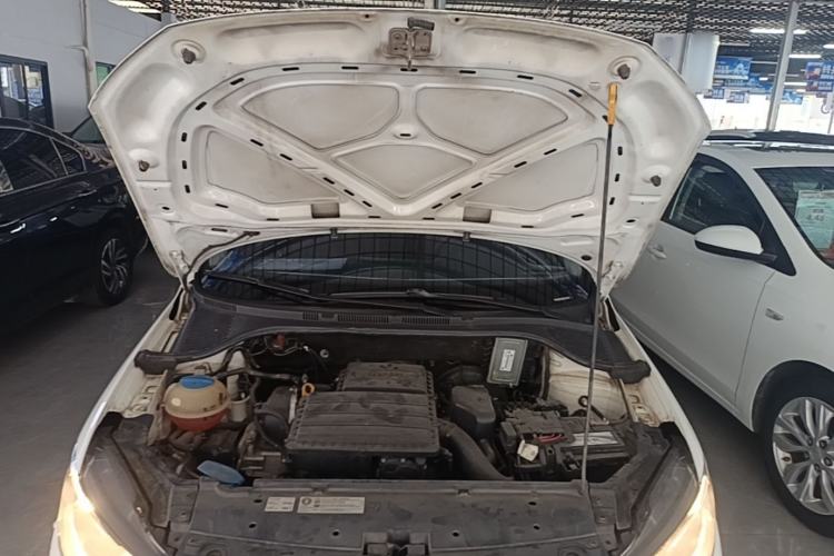 Used Volkswagen Santana 2016 1.6L Automatic Fashion Edition Engine Bay