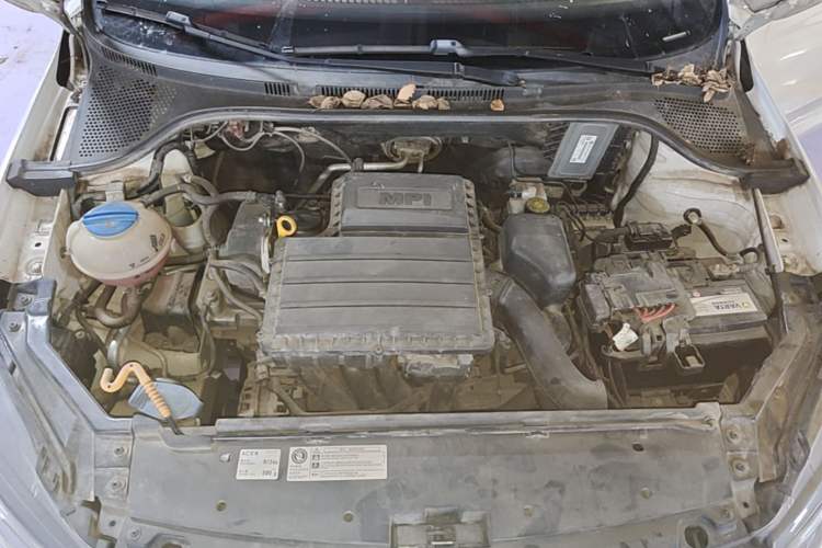 Used Volkswagen Santana 2016 1.6L Automatic Fashion Edition Engine Bay