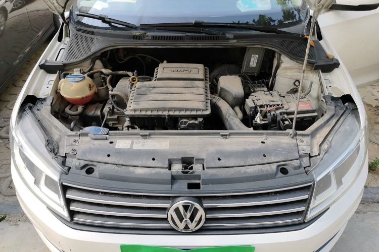 Used Volkswagen Santana 2016 1.6L Manual Comfort Edition Engine Bay
