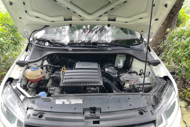 Used Volkswagen Santana 2016 1.6L Automatic Fashion Edition Engine Bay