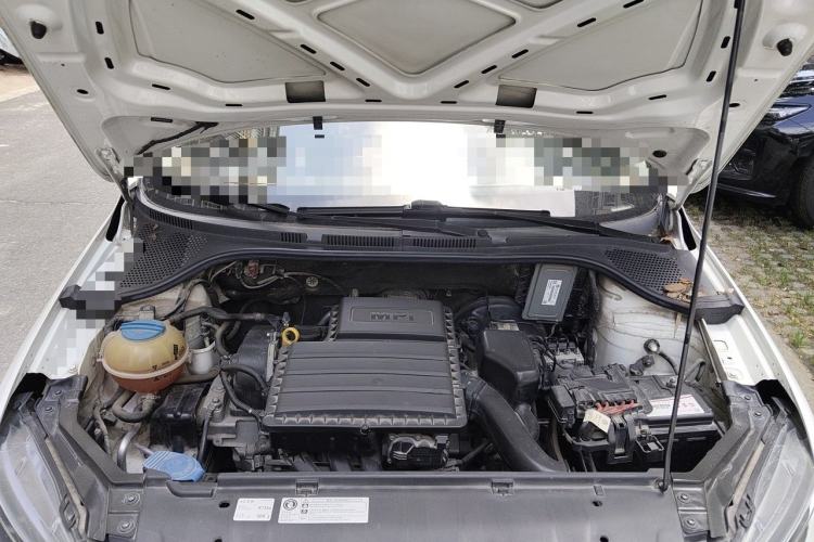 Used Volkswagen Santana 2016 1.6L Manual Fashion Edition Engine Bay