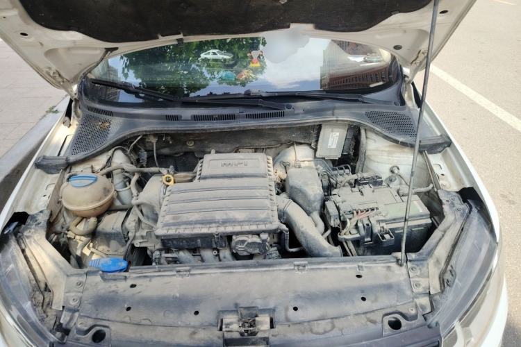 Used Volkswagen Santana 2016 1.6L Automatic Fashion Edition Engine Bay