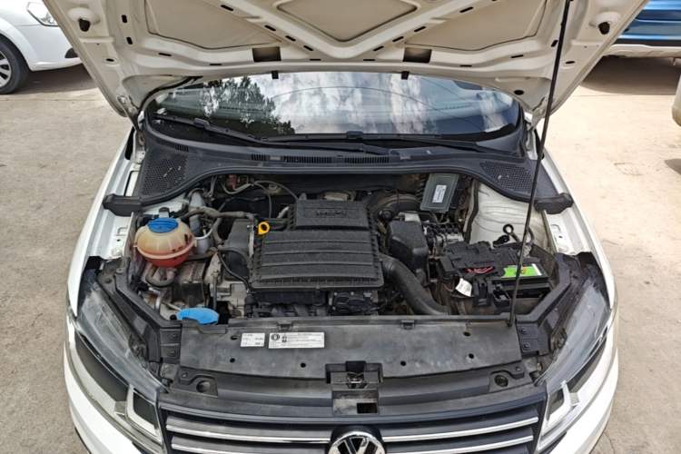 Used Volkswagen Santana 2016 1.4L Manual Fashion Edition Engine Bay