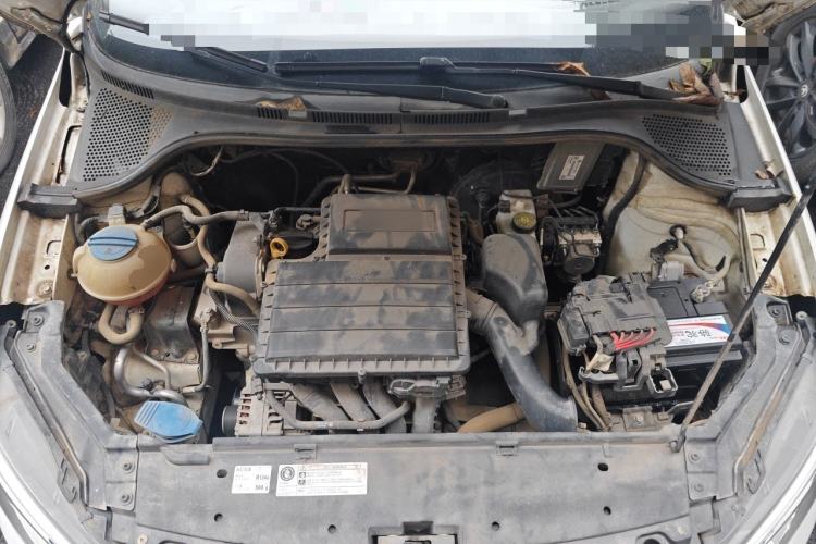 Used Volkswagen Santana 2016 1.6L Manual Comfort Edition Engine Bay