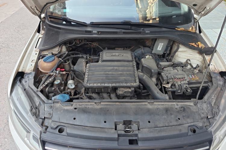 Used Volkswagen Santana 2016 1.6L Automatic Fashion Edition Engine Bay
