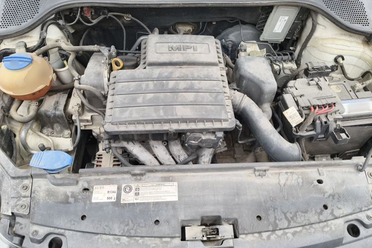 Used Volkswagen Santana 2016 1.6L Automatic Fashion Edition Engine Bay
