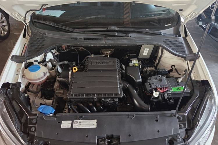 Used Volkswagen Santana 2016 1.6L Automatic Fashion Edition Engine Bay