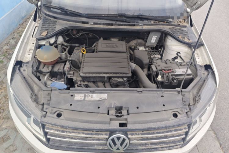 Used Volkswagen Santana 2016 1.6L Manual Fashion Edition Engine Bay