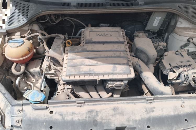 Used Volkswagen Santana 2016 1.6L Manual Fashion Edition Engine Bay