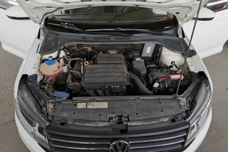 Used Volkswagen Santana 2016 1.6L Automatic Fashion Edition Engine Bay