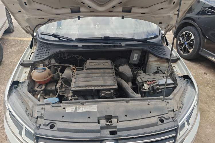 Used Volkswagen Santana 2016 1.6L Manual Comfort Edition Engine Bay